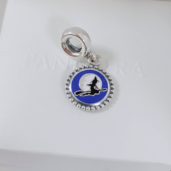 Pandora Salem Massachusetts Exclusive Bewitched Samantha Broomstick Riding Logo - Picture 6 of 9